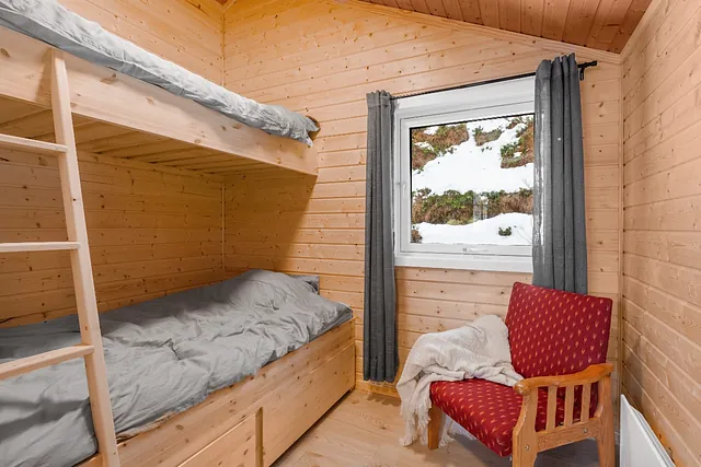 Nyoppusset hytte, soverom med køyeseng